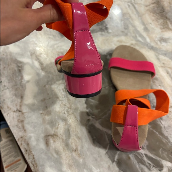 Barely worn EUC Charleston Easton sandals size 9 - Picture 4 of 5